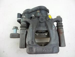 Gebruikte Remklauw (Tang) links-achter Nissan X-Trail (T32) 1.6 DIG-T 16V Prijs € 125,00 Margeregeling aangeboden door Autobedrijf Broekhuis B.V.