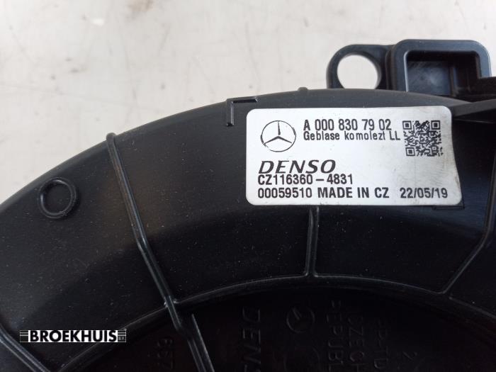 Fläktmotor för uppvärmning och ventilation från en Mercedes-Benz Sprinter 5t (907.6) 319 CDI 3.0 V6 24V RWD 2019