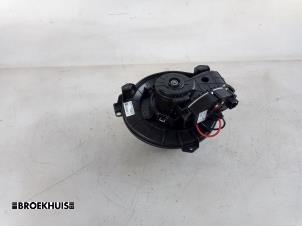 Begagnade Fläktmotor för uppvärmning och ventilation Mercedes Sprinter 5t (907.6) 319 CDI 3.0 V6 24V RWD Pris € 48,40 Inklusive moms erbjuds av Autobedrijf Broekhuis B.V.