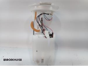 Gebruikte Tank element Pomp Volkswagen Up! (121) 1.0 12V 60 Prijs € 15,00 Margeregeling aangeboden door Autobedrijf Broekhuis B.V.