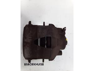 Begagnade Främre bromsok, höger Volkswagen Up! (121) 1.0 12V 60 Pris € 50,00 Marginaltabell erbjuds av Autobedrijf Broekhuis B.V.