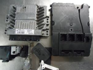 Gebruikte Computer Inspuit Renault Grand Scénic II (JM) 1.5 dCi 105 Prijs € 75,00 Margeregeling aangeboden door Autobedrijf Broekhuis B.V.