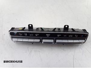 Gebruikte Kachel Bedieningspaneel Mercedes CLS (C257) 350d 2.9 24V 4-Matic Prijs € 100,00 Margeregeling aangeboden door Autobedrijf Broekhuis B.V.