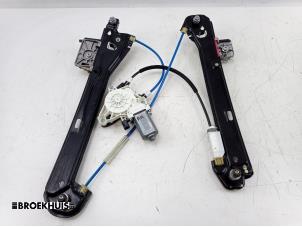 Używane Mechanizm szyby prawej tylnej wersja 4-drzwiowa Mercedes CLS (C257) 350d 2.9 24V 4-Matic Cena € 90,00 Procedura marży oferowane przez Autobedrijf Broekhuis B.V.