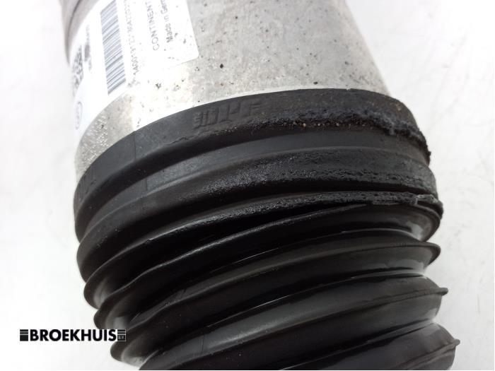 Stötdämparstång, vänster fram från en Mercedes-Benz CLS (C257) 350d 2.9 24V 4-Matic 2018