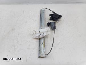 Begagnade Fönstermekanism för bakre dörr, 4-dörrars, höger Jeep Wrangler Unlimited (JK) 2.8 CRD 16V 4x4 Pris € 75,00 Marginaltabell erbjuds av Autobedrijf Broekhuis B.V.