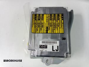 Gebruikte Airbag Module Toyota Land Cruiser 100 (J10) 4.2 TDI 100 24V Prijs € 50,00 Margeregeling aangeboden door Autobedrijf Broekhuis B.V.