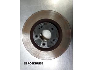 Używane Tarcza hamulcowa przód Mitsubishi Outlander (GF/GG) 2.0 16V 4x2 Cena € 30,00 Procedura marży oferowane przez Autobedrijf Broekhuis B.V.