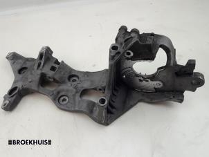 Gebruikte Dynamosteun onder Skoda Octavia Combi (5EAC) 1.6 TDI GreenTec 16V Prijs € 25,00 Margeregeling aangeboden door Autobedrijf Broekhuis B.V.