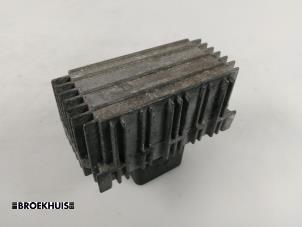 Używane Przekaznik swiec zarowych Opel Signum (F48) 2.2 DTI 16V Cena € 10,00 Procedura marży oferowane przez Autobedrijf Broekhuis B.V.