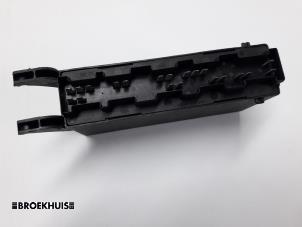 Begagnade Dator, belysningsmodul Mercedes C (W202) 2.0 C-200D Pris € 15,00 Marginaltabell erbjuds av Autobedrijf Broekhuis B.V.