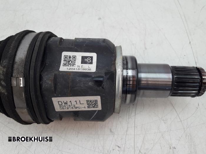 Cardanas links-voor (VWA) van een Toyota Prius (ZVW3) 1.8 16V 2012