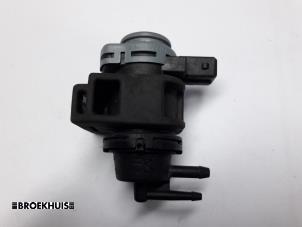 Gebruikte Overdrukklep Turbo Renault Grand Scénic II (JM) 1.5 dCi 105 Prijs € 15,00 Margeregeling aangeboden door Autobedrijf Broekhuis B.V.