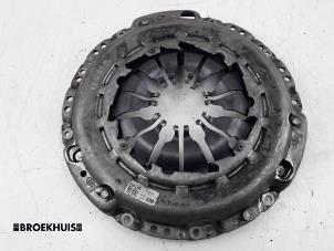 Begagnade Tryckplåt Renault Kadjar (RFEH) 1.2 Energy TCE 130 Pris på förfrågan erbjuds av Autobedrijf Broekhuis B.V.