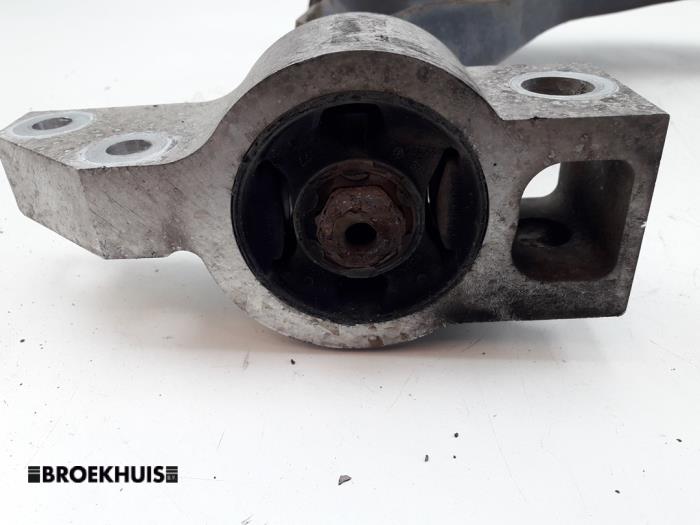 Främre gaffelben, vänster från en Volkswagen Golf VI (5K1) 1.2 TSI BlueMotion 2010