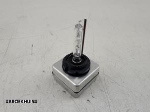 Gebruikte Xenon Lamp Mercedes C Estate (S204) 1.6 C-180K 16V BlueEfficiency Prijs € 35,00 Margeregeling aangeboden door Autobedrijf Broekhuis B.V.