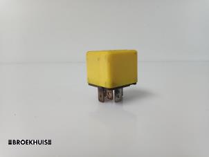 Begagnade Relä Fiat Barchetta (183) 1.8 16V Pris € 5,00 Marginaltabell erbjuds av Autobedrijf Broekhuis B.V.