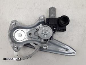 Gebruikte Raammechaniek 4Deurs rechts-achter Toyota C-HR (X1,X5) 1.8 16V Hybrid Prijs € 50,00 Margeregeling aangeboden door Autobedrijf Broekhuis B.V.