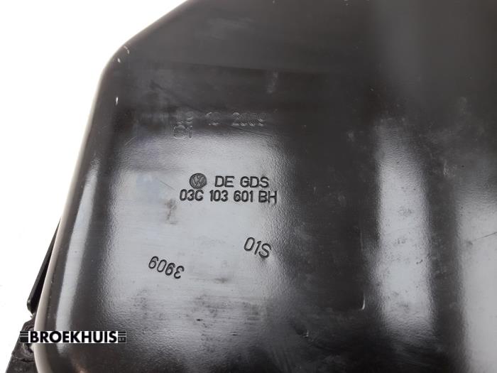 Oljetråg från en Volkswagen Golf VI (5K1) 1.2 TSI BlueMotion 2010