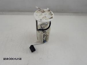 Gebruikte Brandstofpomp Elektrisch Suzuki Grand Vitara II (JT) 2.0 16V Prijs € 45,00 Margeregeling aangeboden door Autobedrijf Broekhuis B.V.