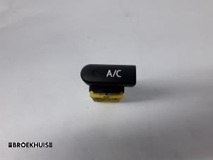Begagnade Luftkonditionering, brytare Hyundai i30 Crosswagon (WWH) 1.4 CVVT 16V Pris € 10,00 Marginaltabell erbjuds av Autobedrijf Broekhuis B.V.