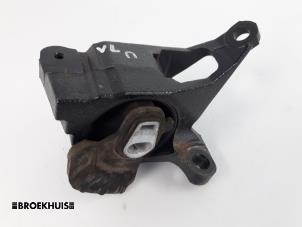 Gebruikte Versnellingsbak Steun Mazda CX-5 I (KE,GH) 2.2 SkyActiv-D 16V 2WD Prijs € 25,00 Margeregeling aangeboden door Autobedrijf Broekhuis B.V.