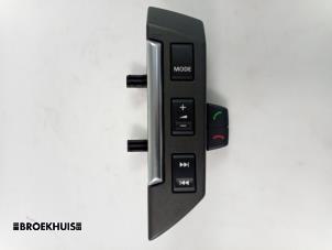 Gebruikte Radiobediening Stuur Landrover Range Rover Sport (LS) 3.6 TDV8 32V Prijs € 35,00 Margeregeling aangeboden door Autobedrijf Broekhuis B.V.