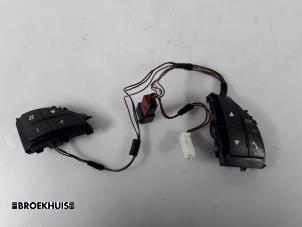 Gebruikte Schakelaar stuurbediening Lancia Delta (844) 2.0 D Multijet 16V 165 Prijs € 15,00 Margeregeling aangeboden door Autobedrijf Broekhuis B.V.