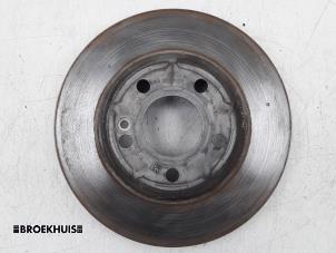Gebruikte Remschijf achter Mercedes C Estate (S205) C-180 1.6 16V BlueEfficiency Prijs € 25,00 Margeregeling aangeboden door Autobedrijf Broekhuis B.V.