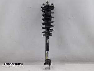 Gebruikte Schokdemperpoot rechts-voor Mercedes C Estate (S205) C-180 1.6 16V BlueEfficiency Prijs € 90,00 Margeregeling aangeboden door Autobedrijf Broekhuis B.V.