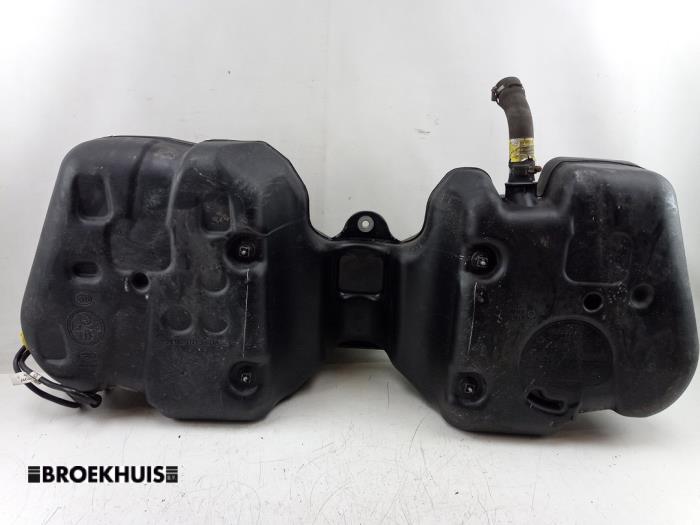 Tank från en Land Rover Range Rover Velar (LY) 3.0 D300 AWD 2018