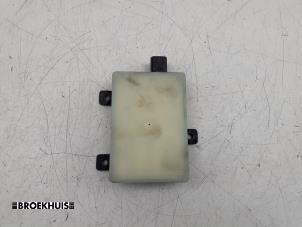 Begagnade Dödvinkelsensor Landrover Range Rover Velar (LY) 3.0 D300 AWD Pris € 235,00 Marginaltabell erbjuds av Autobedrijf Broekhuis B.V.