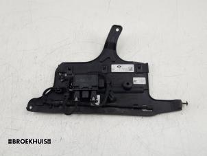 Begagnade PDC-modul Landrover Range Rover Velar (LY) 3.0 D300 AWD Pris € 90,00 Marginaltabell erbjuds av Autobedrijf Broekhuis B.V.