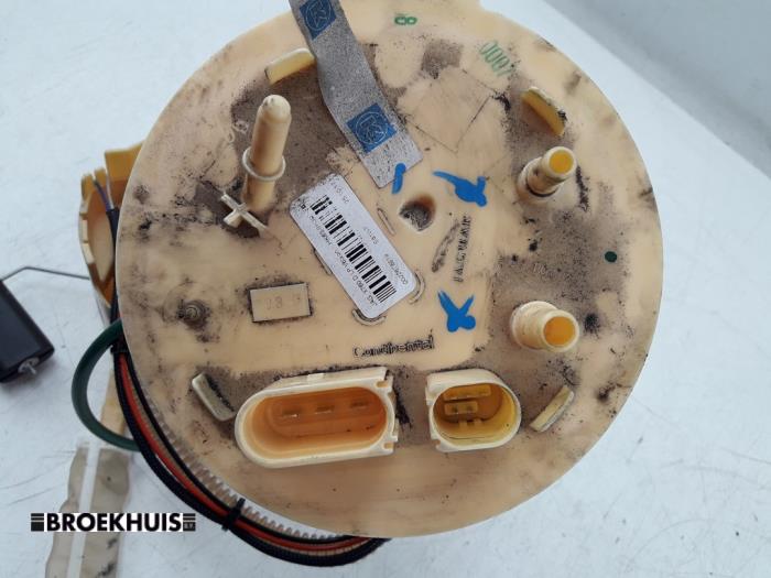 Elektrisk bränslepump från en Land Rover Range Rover Velar (LY) 3.0 D300 AWD 2018