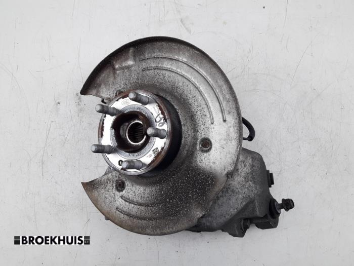 Spindel, höger bak från en Land Rover Range Rover Velar (LY) 3.0 D300 AWD 2018