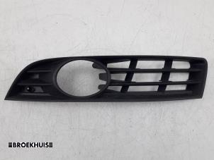 Używane Pokrywa swiatla przeciwmgielnego lewa Volkswagen Passat Variant (3C5) 3.6 FSI 24V 4Motion Cena € 15,00 Procedura marży oferowane przez Autobedrijf Broekhuis B.V.