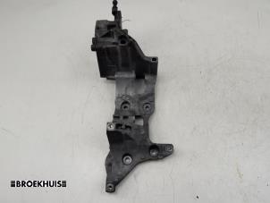 Gebruikte Dynamosteun onder Skoda Kodiaq 2.0 TDI 150 16V Prijs € 25,00 Margeregeling aangeboden door Autobedrijf Broekhuis B.V.