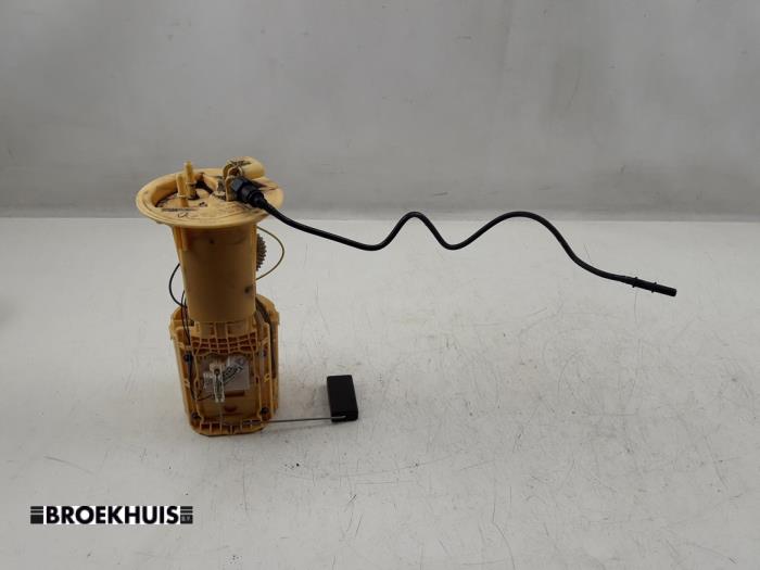 Elektrisk bränslepump från en Volkswagen Crafter 2.5 TDI 30/32/35 2013