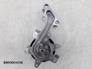 Gebruikte Koelvloeistof pomp Toyota Yaris III (P13) 1.33 16V Dual VVT-I Prijs € 30,00 Margeregeling aangeboden door Autobedrijf Broekhuis B.V.