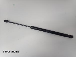Gebruikte Amortisseur links-achter Mercedes C Estate (S204) 1.6 C-180K 16V BlueEfficiency Prijs op aanvraag aangeboden door Autobedrijf Broekhuis B.V.