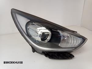Gebruikte Rechter Koplamp Kia Niro I (DE) 1.6 GDI Hybrid Prijs € 350,00 Margeregeling aangeboden door Autobedrijf Broekhuis B.V.