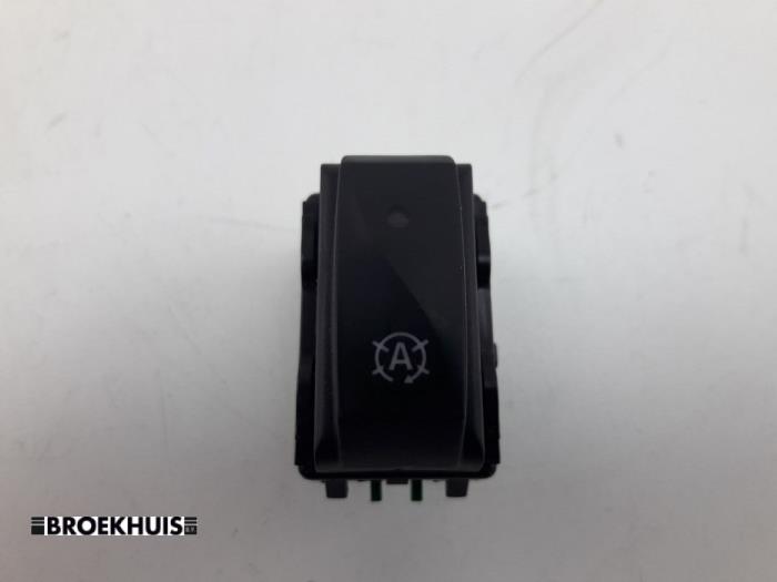 ASR-brytare från en Opel Vivaro 1.6 CDTi BiTurbo 125 2017