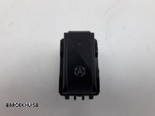 Begagnade ASR-brytare Opel Vivaro 1.6 CDTi BiTurbo 125 Pris € 6,05 Inklusive moms erbjuds av Autobedrijf Broekhuis B.V.