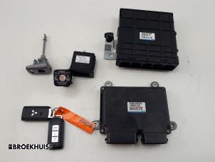 Begagnade Insprutningsdator Mitsubishi Outlander (GF/GG) 2.0 16V PHEV 4x4 Pris € 150,00 Marginaltabell erbjuds av Autobedrijf Broekhuis B.V.