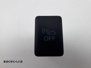 Begagnade PDC-brytare Mitsubishi Outlander (GF/GG) 2.0 16V PHEV 4x4 Pris € 20,00 Marginaltabell erbjuds av Autobedrijf Broekhuis B.V.