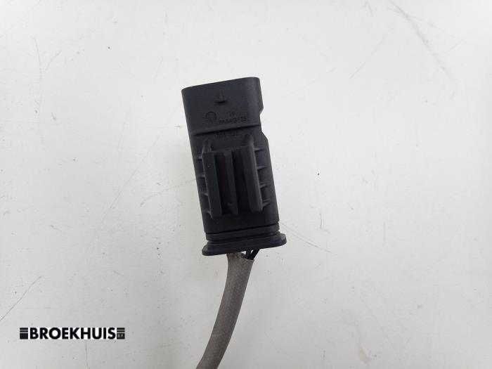 Lambdasond från en Mercedes-Benz E (C238) E-200 EQ Boost 2.0 Turbo 16V 2020
