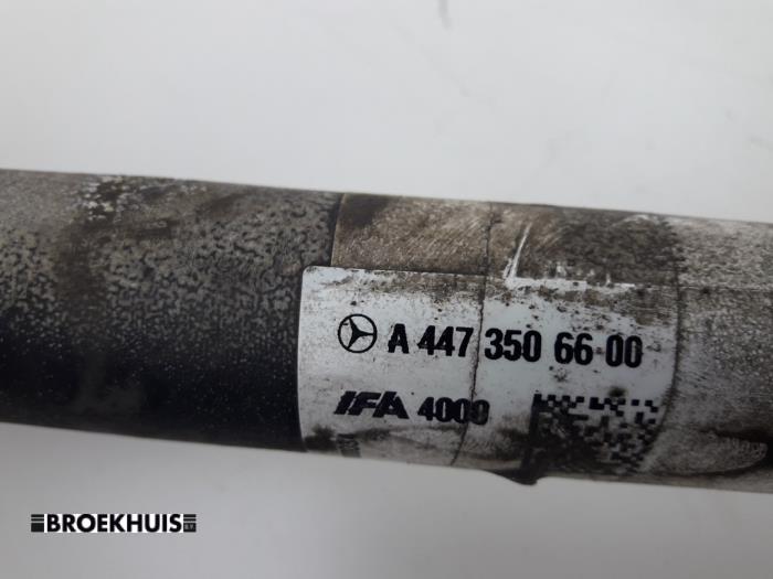 Drivaxel, höger bak från en Mercedes-Benz Vito (447.6) 2.2 119 CDI 16V BlueTEC 2020