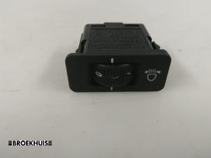 Begagnade Brytare, AIH strålkastare BMW 5 serie (E39) 520i 24V Pris € 10,00 Marginaltabell erbjuds av Autobedrijf Broekhuis B.V.