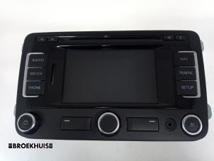 Begagnade Navigeringssystem Volkswagen Transporter T5 2.0 BiTDI DRF Pris € 363,00 Inklusive moms erbjuds av Autobedrijf Broekhuis B.V.