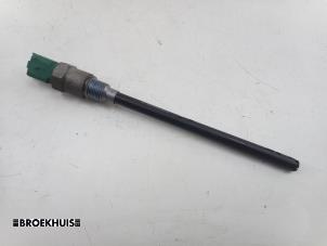 Gebruikte Olie niveau sensor Peugeot 207/207+ (WA/WC/WM) 1.6 HDi Prijs op aanvraag aangeboden door Autobedrijf Broekhuis B.V.